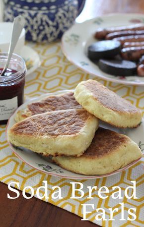 Food Lust People Love: Soda Bread Farls #BreadBakers Griddle Bread, Stovetop Bread, Stovetop Griddle, Poverty Meal, Breakfast Baking, Brunch Foods, Indian Breads, Tea Soda, Irish Recipes Traditional