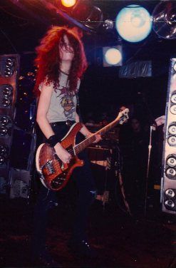 Sean Yseult live shot from aroun 1990 Sean Yseult 90s, Sean Astin 80s, Sean Yseult, Sean Yseult White Zombie, White Zombie Band, Zombie Live, Tommy Lee The Dirt Movie, Shallow Grave 1994, White Zombie