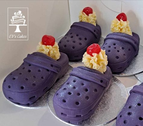 #crocshoes #croccakes #shoecakes Shoe Cupcakes, Shoe Cakes, Shoe Cake, Crocs Shoes, Cake Designs Birthday, Cake Decorating Techniques, Kids Birthday Party, Kids Birthday, Cake Decorating