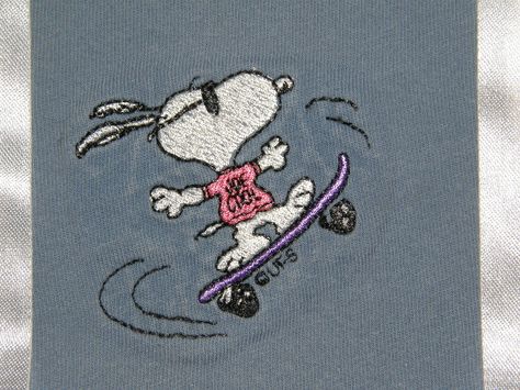 Embroidery Skateboard, Skateboard Embroidery, Peanuts Embroidery, Snoopy Gifs, Print Techniques, Skater Boy, Better Day, Embroidery Ideas, Skateboarding