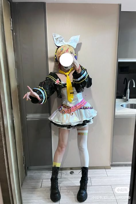 Rin Cosplay Vocaloid, Kagamine Rin Cosplay, Kagamine Len Cosplay, Rin Muse Dash, Rin Kagamine Cosplay, Pjsk Cosplay, Vocaloid Oc, Cosplay Aesthetic, Rin Cosplay