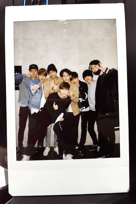 Exo Polaroid, Exo Group Photo, Exo For Life, Exo Logo, Exo Group, Exo Album, Exo Lockscreen, Exo Kyungsoo, Kpop Exo