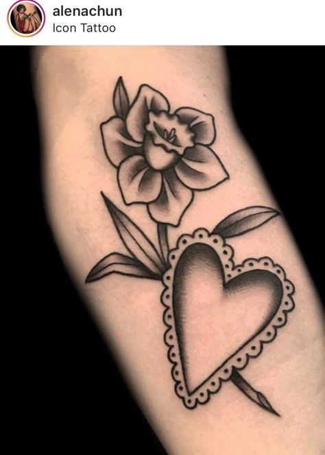 Old School Carnation Tattoo, Daffodil Tattoo Traditional, American Traditional Daffodil Tattoo, Traditional Style Daffodil Tattoo, Traditional Tulip Tattoo Flower, American Traditional Tulip, Narcissus Flower Tattoos, New Tattoo Styles, 22 Tattoo