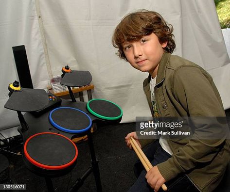 Frankie Jonas, Nick Jonas, Jonas Brothers, Royalty Free Pictures, Still Image, Gibson, High Res, Presentation, Resolution