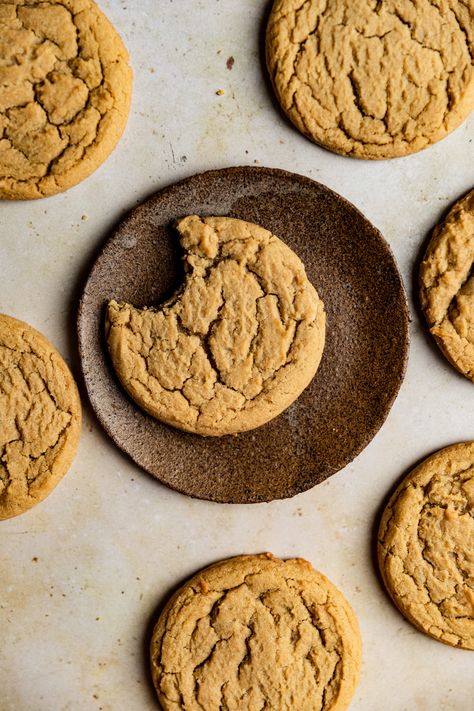 These chocolate chip-less cookies are just like classic chocolate chip cookies - but without the chocolate chips! Buttery and chewy, these cookies are crispy on the outside and soft on the inside. This easy cookie recipe comes together in less than 30 minutes and requires no chill time. Chocolate Chipless Cookie Recipe, Iced Sugar Cookie Recipe, Chipless Cookies, Healthy No Bake Cookies, Classic Chocolate Chip Cookies, Crispy Chocolate Chip Cookies, Cookie Recipes Chewy, Easy Chocolate Chip Cookies, Cookie Recipes Homemade