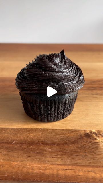 Small Batch Chocolate Cupcakes, Cocoa Cupcakes, Black Cocoa Powder, Fudge Cupcakes, Chocolate Fudge Cupcakes, Chocolate Cupcake Recipe, Black Cocoa, Chocolate Cream Cheese Frosting, Small Batch Baking