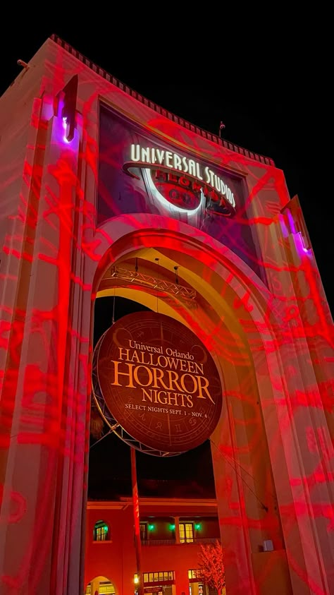 Universal Orlando Halloween Horror Nights, Universal Wallpaper, Halloween Horror Nights Wallpaper, Universal Studios Halloween Horror Night, Universal Studios Orlando Halloween, Halloween Universal Studios, Universal Studios Wallpaper, Horror Nights Universal, Halloween Horror Nights Aesthetic