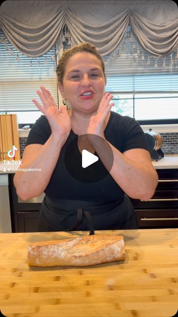 Rita🍝 on Instagram: "Make fried bread with me! 🍞" Brunchwithbabs Recipes, Italian Desert, Rita Recipe, Frosty Recipe, Fried Bread, Tiktok Food, Best Sweets, Italian Bread, Italian Cooking