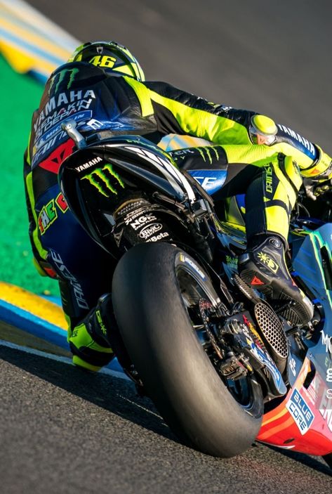 Valentina Rossi, Valentino Rossi 46, Bike Pic, Motor Bikes, Motorcycle Riders, Jennifer Connelly, Valentino Rossi, Moto Gp, Racing Team