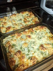 Bubble Up Bake, Creamy Chicken Mushroom Pasta, Easy Cooking Ideas, Cheesy Bacon Chicken, Chicken Alfredo Casserole, Easy Casserole Dishes, Spinach Alfredo, Recipe Using Chicken, No Bake Peanut Butter