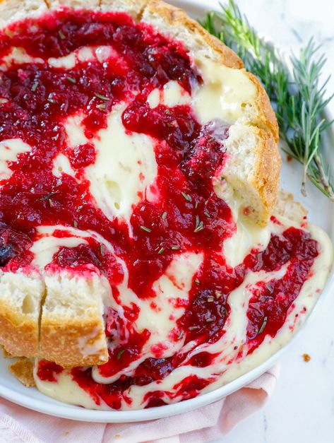 Brie Cranberry Baked Bread, Brie Bread Bowl, Baked Brie Cranberry, Brie Bread, Brie Cranberry, Cranberry Baking, Cranberry Brie, Thanksgiving 2023, Brie Recipes