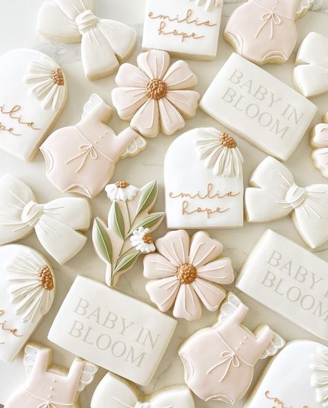 Baby Girl Baby Shower Ideas Spring, Baby In Bloom Macarons, Pink Girly Baby Shower Ideas, Baby In Bloom Brunch Shower Ideas, Baby In Bloom Desert Table, Baby Bloom Shower Ideas, Baby In Bloom Cookies Gender Neutral, Daisy Baby Shower Cookies, Baby In Bloom Neutral Shower Ideas