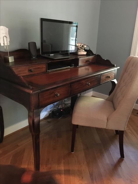 Vintage Computer Desk, Antique Computer Desk, Vintage Study Table, Vintage Study Desk, Dark Oak Desk, Studio In Casa, Small Colonial, Vintage Office Desk, Dark Wood Desk