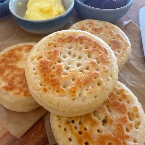 Sourdough Crumpets - The Pantry Mama Sourdough Crumpets, English Crumpets, Homemade Crumpets, Crumpet Recipe, Griddle Cakes, Sourdough Pancakes, Sourdough Starter Discard Recipe, Crumpets, Sourdough Bread Recipe