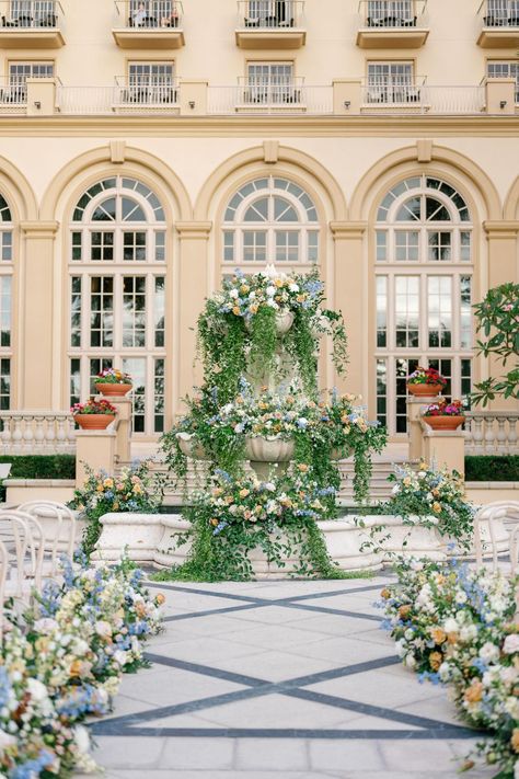 Lemons and Limoncello Delighted Guests at this Wedding in Naples, Florida Florida Wedding Venues, Showroom Interior Design, Jewellery Showroom, Naples Fl, Naples Florida, Ceremony Venue, Florida Wedding, Naples, Style Me Pretty