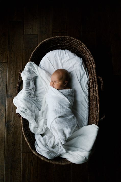 Chicago lifestyle newborn photographer | Photo by Elle Baker Photography | Moses basket and newborn in white wrap Newborn Basket Photography, Newborn In Basket, Moses Basket Photography, Laurie Baker, Photo Bebe, New Baby Pictures, Chicago Lifestyle, Born Photography, Baker Photography