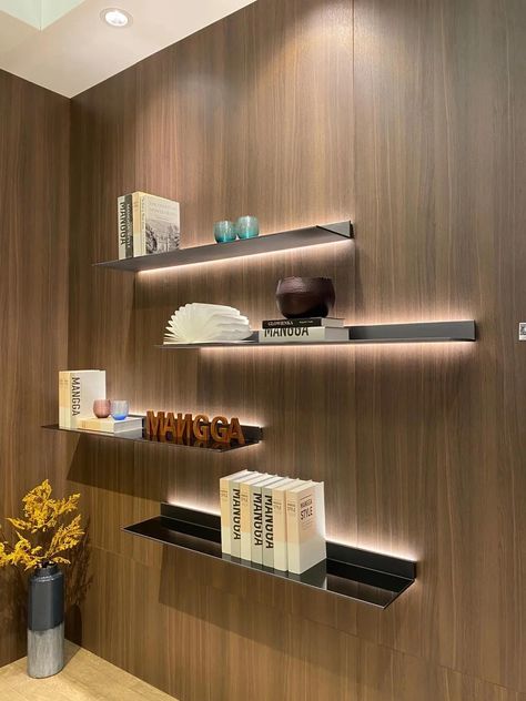 Floating Shelves Office, Award Shelves, Metal Raf, Floating Shelves With Lights, Wooden Wall Design, Penthouse Interior, Modern Floating Shelves, Modern Wall Shelf, Restroom Decor