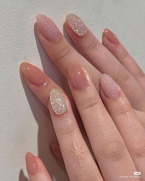 Glitter Gradient Nails, Chic Nail Designs, Minimal Nails Art, Glitter Rosa, Nails Press, Nagel Tips, Minimal Nails, Nails Set, Cute Gel Nails