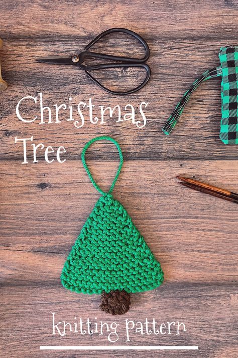 This knitted Christmas tree is perfectly sized to add to your gift packaging or Christmas decorations. The free knitting pattern uses simple knit stitches and decreases to create the tree shape. Christmas Tree Ornament Pattern, Christmas Tree Knitting Pattern, Knit Tree, Knitted Christmas Tree, Easy Christmas Tree, Beginner Knit, Flat Christmas Tree, Knit Dishcloth Pattern, Christmas Knitting Patterns Free