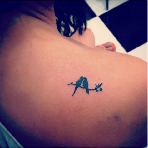 65 Small Tattoos for Women - Tiny Tattoo Design Ideas Collarbone Tattoos For Women Meaningful, Two Bird Tattoo, Collarbone Tattoos For Women, Two Birds Tattoo, Good First Tattoos, Bird Shoulder Tattoos, Collarbone Tattoos, Tattoos For Women Meaningful, Red Bird Tattoos