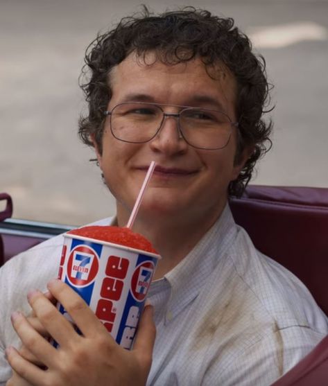 #strangerthings #alexei Netflix Stranger Things, Avatar Art, Playing Doctor, Stranger Things Poster, Stranger Things Season 3, Stranger Things 3, Stranger Things Actors, Stranger Things Art, Stranger Things Characters