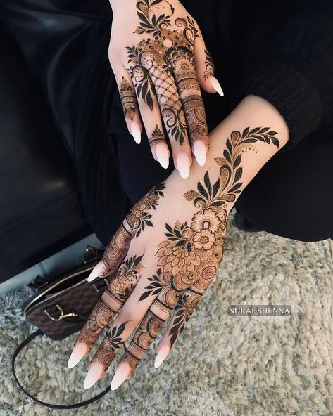 HENNA STENCILS - available for purchase on Monday!!!!! Aesthetic Mehndi Designs, Stylish Back Hand Mehndi, Aesthetic Mehndi, Round Mehndi Design, Henna Designs Back, Hand Mehndi Designs, Mehndi Designs Simple, Back Hand Mehndi, Palm Mehndi Design