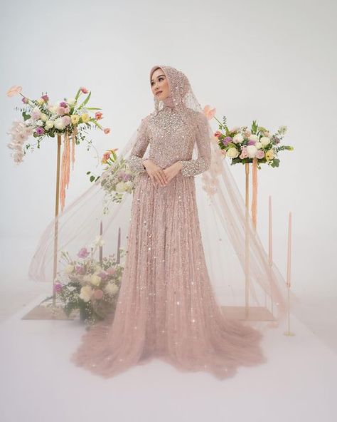 Kebaya Pengantin Modern Wedding, Wedding Dress Hijab, Elegant Bridal Dress, Kebaya Wedding, Kebaya Modern Dress, Muslimah Wedding Dress, Muslimah Wedding, Foto Wedding, Simple Hijab