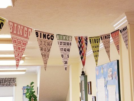 Bingo Birthday Party Theme For Adults, Bingo Centerpiece Ideas, Bingo Night Decorations, Bingo Party Food, Bingo Decorations Ideas, Bingo Themed Party Ideas, Bingo Party Decorations Ideas, Bingo Night Ideas, Bingo Theme Party