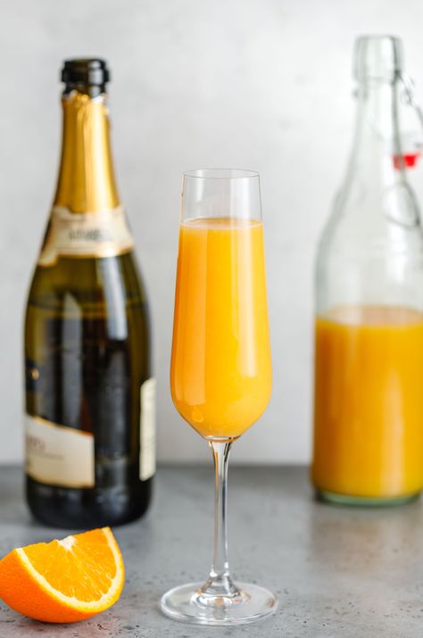 Brunch Mimosa, Mimosa Drink, Muscadine Wine, Mimosa Cocktail, Mimosa Recipe, Boozy Brunch, Restaurant Photography, Perfect Brunch, Birthday Brunch