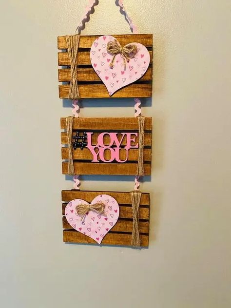 Cards Ideas Handmade, Valentine Wood Crafts, Valentines Day Crafts, Diy Valentine's Day Decorations, Pretty Crafts, Diy Valentines Decorations, Valentine Projects, Handmade Greeting Cards, Ideas Handmade