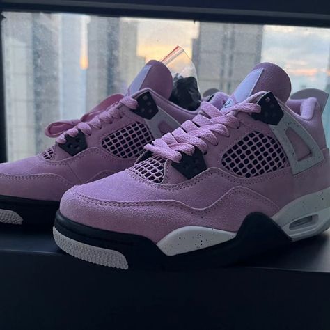 Never Worn Brand New With Box Jordens4 Pink, Jordan 4s Pink, Pink 4s, Black And Pink Shoes, Pink Jordans 4s, Cute Jordans, Retro Jordans, Pink Jordans