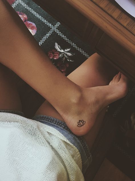 Small Lotus Flower Ankle Heel Tattoo Lotus Ankle Tattoo, Heel Tattoo, Heel Tattoos, Ankle Bracelet Tattoo, Cute Small Tattoos, Ankle Heels, Lotus Tattoo, Tattoo Bracelet, Foot Tattoo