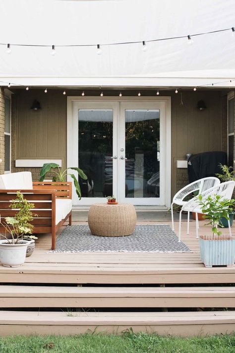 Small spaces can be everything you want them to be! Today, we're sharing our favorite inspiration and decorating ideas for a small deck! Small Deck Furniture, Jar Of Lemons, Deck Furniture Layout, Beautiful Outdoor Furniture, Deck Layout, Back Deck Decorating, Small Deck Decorating Ideas, Outdoor Deck Furniture, Deck Designs Backyard