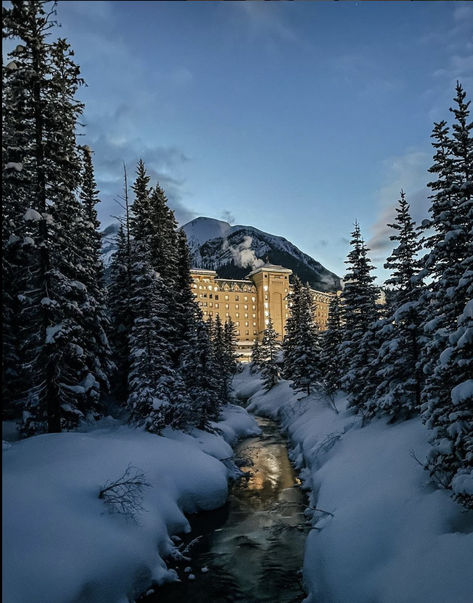 Fairmont Chateau Lake Louise Fairmont Lake Louise, Louise Lake, Dinner Experience, Fairmont Chateau Lake Louise, Chateau Lake Louise, Chateau Hotel, Electric Vehicle Charging Station, Spa Tub, Lake Louise