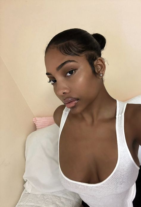 Straight Hair With Beanie, Outfits With Bun Hairstyle, Slickback Hairstyle Black Women, Curly Bun Black Women, No Edges Wig Black Women, Slick Back Hairstyles Natural Hair, Slick Back Bun Black Women, Headtie Styles, Swoop Bun