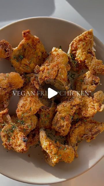 @amalisonali on Instagram: "Here’s my secret to the perfect & crispy fried oyster mushrooms🍄  . . . #meatless #oystermushrooms #meatlessmonday #plantbased #vegan #plantbased #mushrooms" Oysters Mushrooms, Fried Oyster Mushrooms, Oyster Mushroom Recipe, Fried Oyster, Vegan Fries, Fried Oysters, Fried Mushrooms, Oyster Mushroom, Veggie Meals