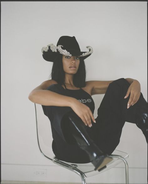 ✧ on Twitter: "solange from the ‘when i get home’ booklet (2019-2020)… " Solange Style, Beyonce Concert Outfit, Black Cowgirl, Looks Country, Cowgirl Aesthetic, Rodeo Outfits, Black Cowboy, Solange Knowles, Cowgirl Outfits