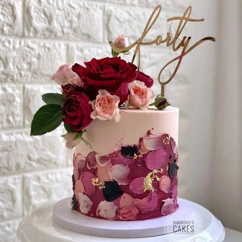 18 Gorgeous 40th Birthday Cake Ideas For Women. - The Perfect Cake Idea Sophisticated Birthday Cake, 40 Bday Cake, Cake For 40th Birthday Women, Cake 40 Birthday Woman, 40th Birthday Cakes Women, 40th Birthday Cake For Women Elegant, Birthday Cake For Adults Women, 40th Bday Cake For Women, 40th Cupcakes