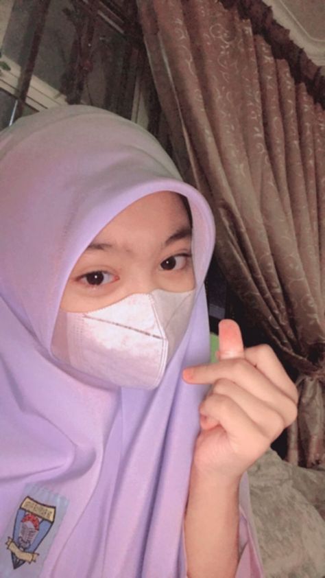 Foto Cewek Hijab Aesthetic, Seluar Ketat, Neckwear Women, Hijab Aesthetic, Muslimah Aesthetic, Cute Selfies Poses, Beautiful Hijab, Pretty Selfies, Cute Woman