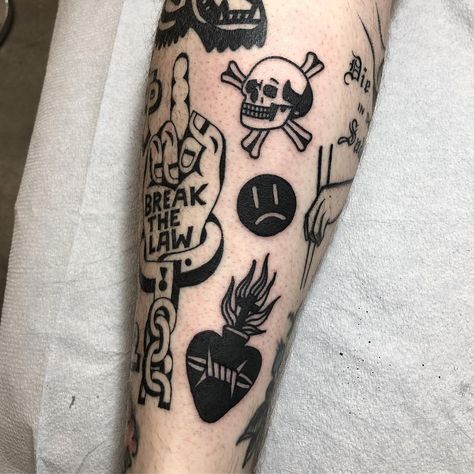 Some black gap fillers tattooed on the left calf by @hanaroshinko Filler Tattoo Ideas Gap, Max Tattoo, Filler Tattoo Ideas, Filler Tattoo, Tatuagem Masculina Pequena, Tato Minimal, Tattoo Filler, Ornamental Tattoo, B Tattoo