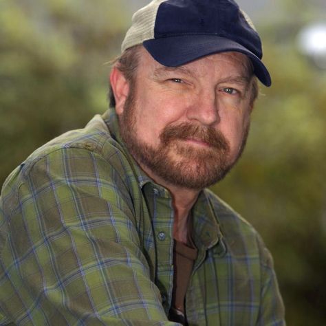 Bobby Singer Supernatural, Supernatural Bobby, Michael Supernatural, Jim Beaver, Supernatural Books, Whispers In The Dark, Bobby Singer, Midnight Memories, Wicked Game