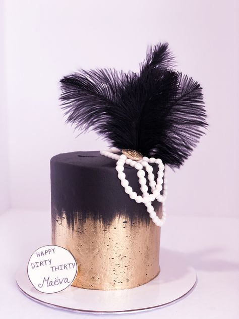 1920s Cake Ideas, Roaring 20s Cake Ideas, Gatsby Cake Birthday, Gatsby Party Cake, Great Gatsby Cake Ideas, Gold Themed Cake, Great Gatsby Cakes, 1920s Cake, Great Gatsby Decorations