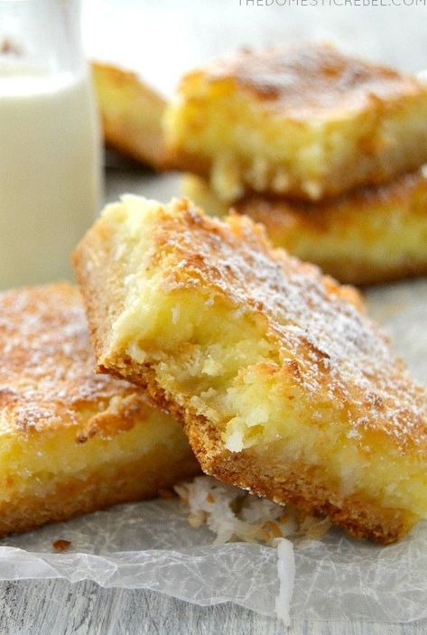 Gooey Coconut Cream Pie Bars Neiman Marcus Cake, Coconut Cream Pie Bars, Gooey Bars, Easy Sweets, Gooey Butter Cake, Coconut Desserts, Oat Cakes, Coconut Cream Pie, Bar Cookies