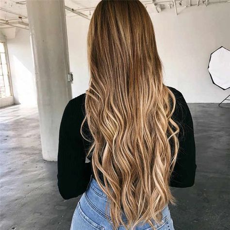 2022 hair trends lobs | 2022 hair trends copper | 2022 hair trends pink | 2022 hair trends updo | 2022 hair trends ombre | 2022 hair trends perms | 2022 hair trends brunette | 2022 hair trends bangs | 2022 hair trends wavy | 2022 hair trends fringe | 2022 hair trends grey | 2022 hair trends pixie | Updo 2022, Hair Trends Brunette, Summer 2022 Hair Trends, Bangs 2022, 2022 Hair Trends, Honey Blonde Color, Current Hair Trends, Blonde Summer, Color Tips