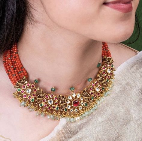 Pearl Necklace Tutorial, Indian Gold Jewellery Design, Mango Mala, Gold Trend, Neck Pieces Jewelry, Antique Necklaces Design, Choker Necklace Designs, Coral Rose, Pearl Jewelry Design