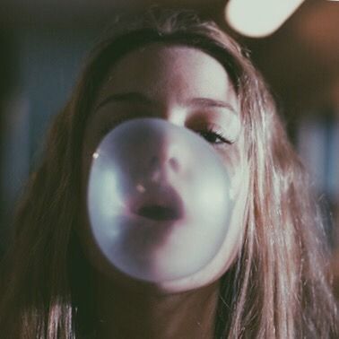 girl blowing bubble gum//brownish Blowing Bubble Gum Drawing Reference, Bubble Gum Photoshoot Ideas, Blowing Bubble Gum Aesthetic, Bubble Gum Photography, Bubble Gum Photoshoot, Bubble Gum Aesthetic, Girl Blowing Bubble Gum, Bubble Gum Blowing, Gum Aesthetic