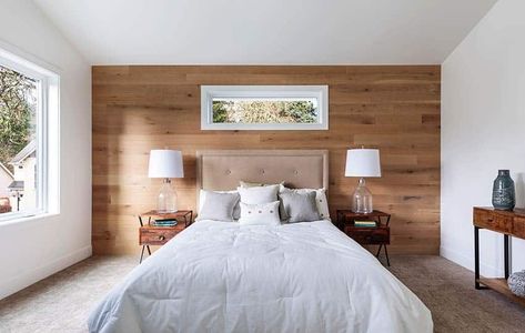 Bedroom with clerestory windows Wood Accent Wall Ideas, Farmhouse Bedroom Design, Types Of Windows, Windows Bedroom, Wooden Curtain Rods, Window Bedroom, Rustic Farmhouse Bedroom, Rustic Dresser, Transom Window