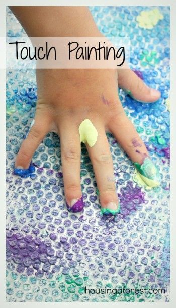 Touch Painting ~ Fun way to explore paint through the sense of touch 5 Senses Craft, 5 Senses Preschool, Touch Painting, Five Senses Preschool, 5 Senses Activities, Senses Preschool, My Five Senses, Toddler Lessons, Senses Activities