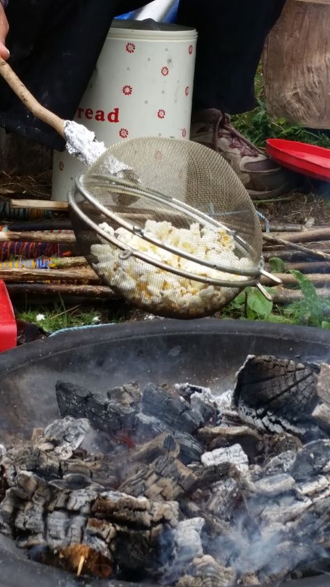 Worms Eye View, Camping Hacks Diy, Campfire Food, School Leader, Fire Cooking, Campfire Cooking, Have Inspiration, Diy Camping, Forest School