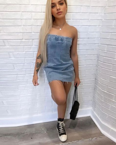 Denim💙🐦 Wrapped Dress, Strapless Denim Dress, Streetwear Jeans, Denim Patterns, Denim Mini Dress, Clothing Size Chart, Womens Clothing Sizes, Denim Mini, Flowing Maxi Dress